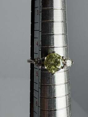925 Sterling Silver Yellow Green Stone Ring Size 4.75 Three Stone Clear Accents